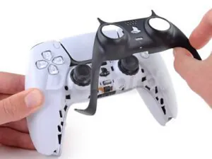 تعویض-باتری-کنترلر-PS5-7