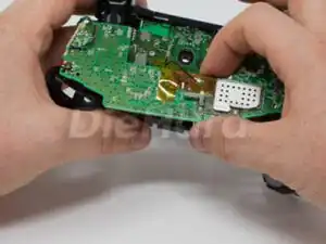 تعویض-برد-دسته-بی-سیم-Xbox-One-دایهارد(10)