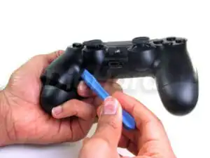 تعویض-سوکت-شارژ-دسته-PS4-دایهارد(3)