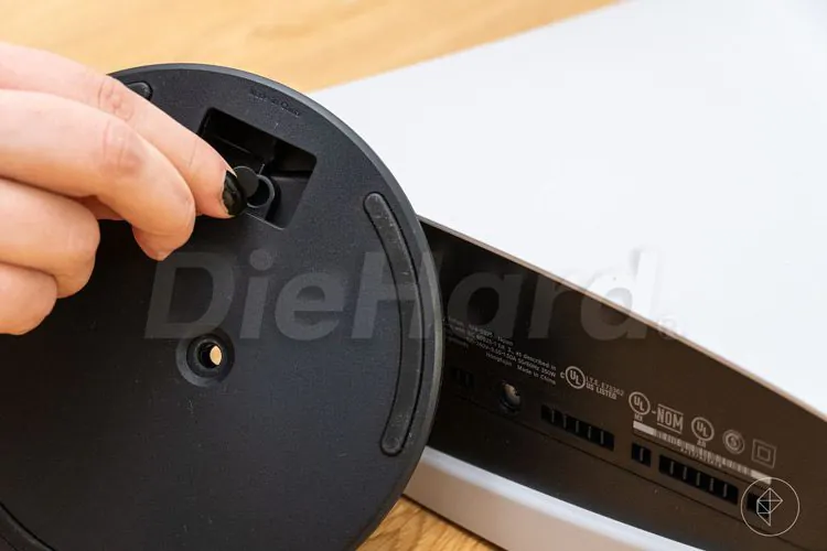 نحوه-برداشتن-استند-PS5-دای-هارد