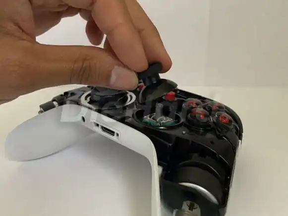 تعویض-سرآنالوگ-دسته-Xbox-X-دایهارد